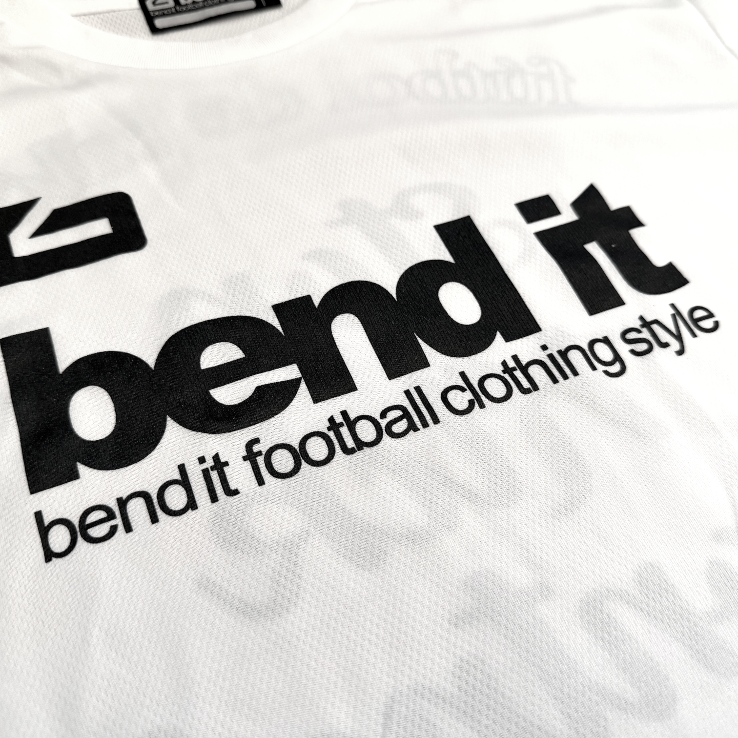 be25_20 Bend It 復刻版 Stop Kick Control Dry プラクティス Tシャツ｜速乾・練習用 | Bend It サッカーウェア