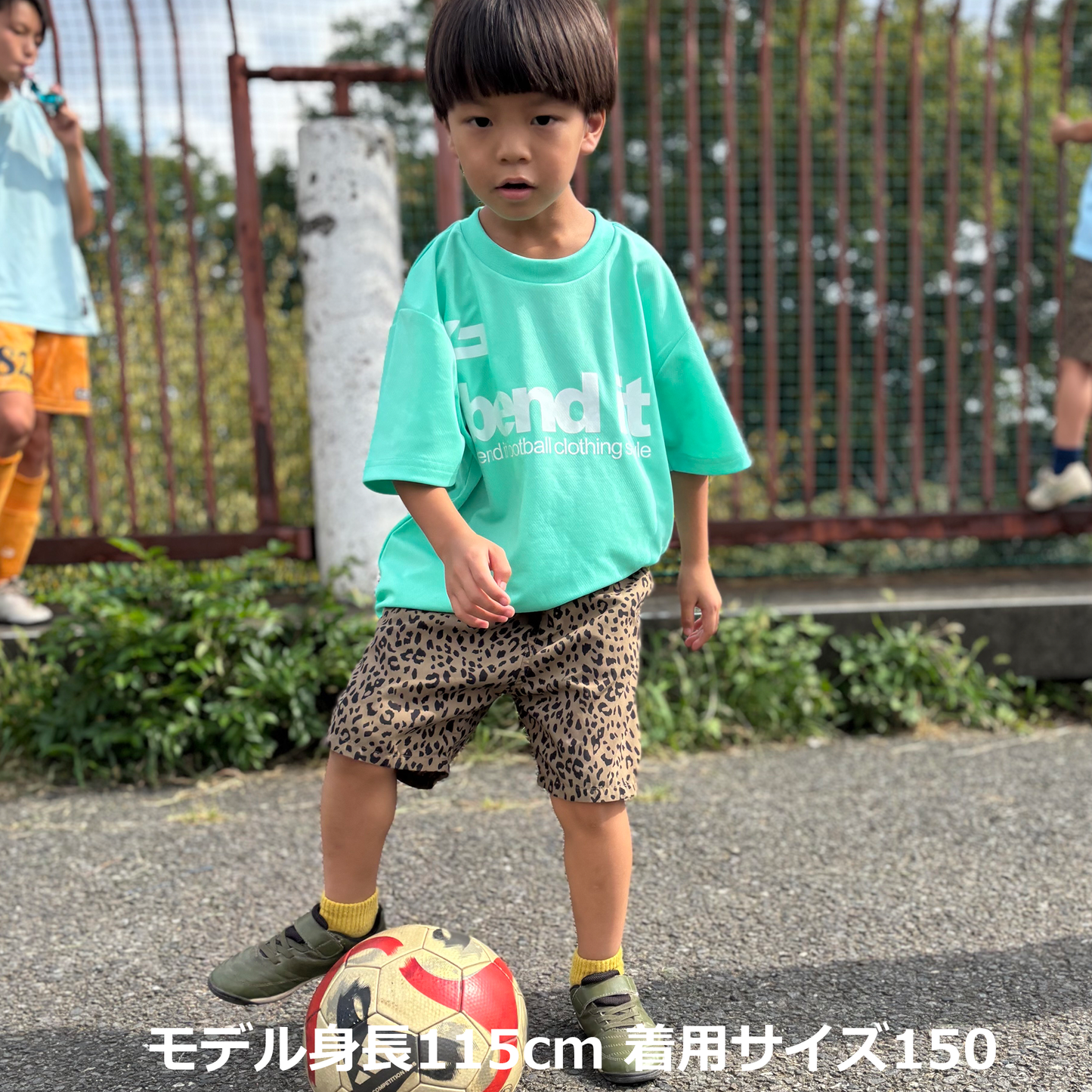 ジュニアサイズ 親子でのおそろいコーデや、チーム仲間とのユニフォーム風アイテムとして最適 be25_13 | Bend It サッカーウェア