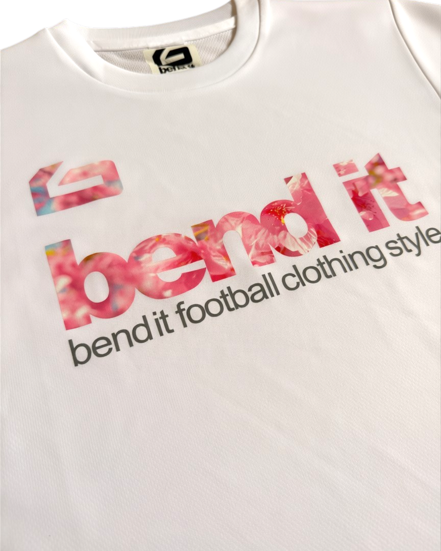 be26-05 junior sakura T | Bend It サッカーウェア