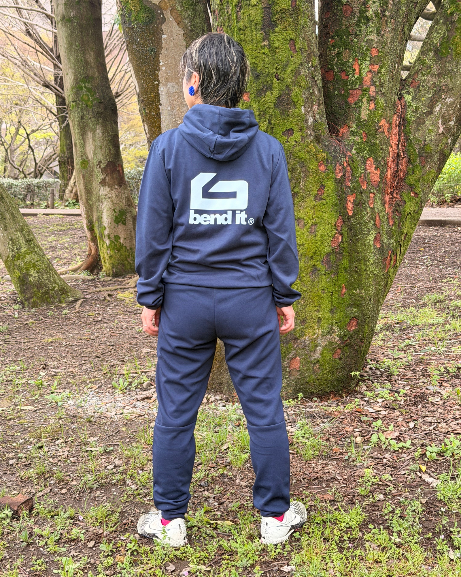 be26-07 women’s big logo Full-zip parka | Bend It サッカーウェア