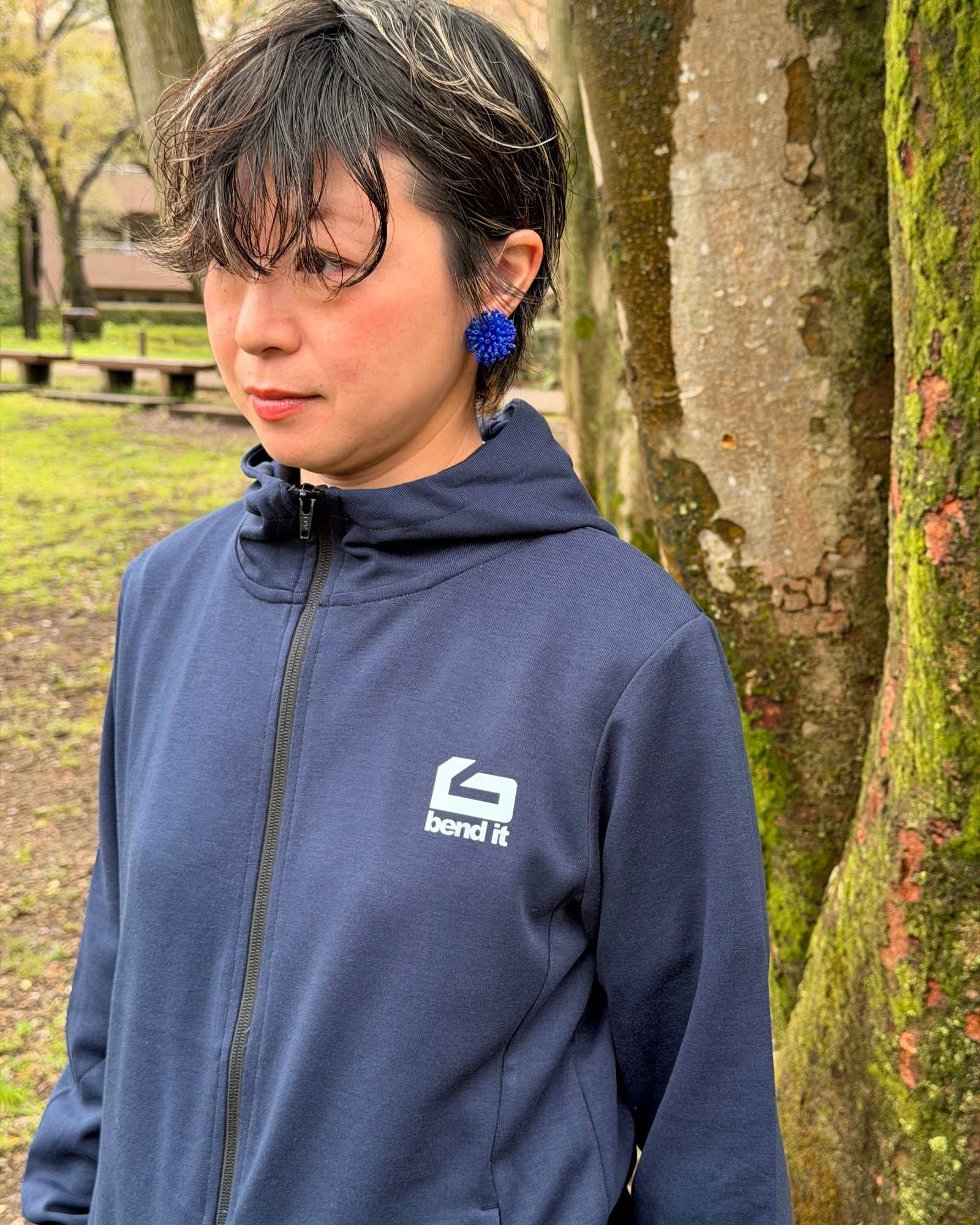 be26-07 women’s big logo Full-zip parka | Bend It サッカーウェア